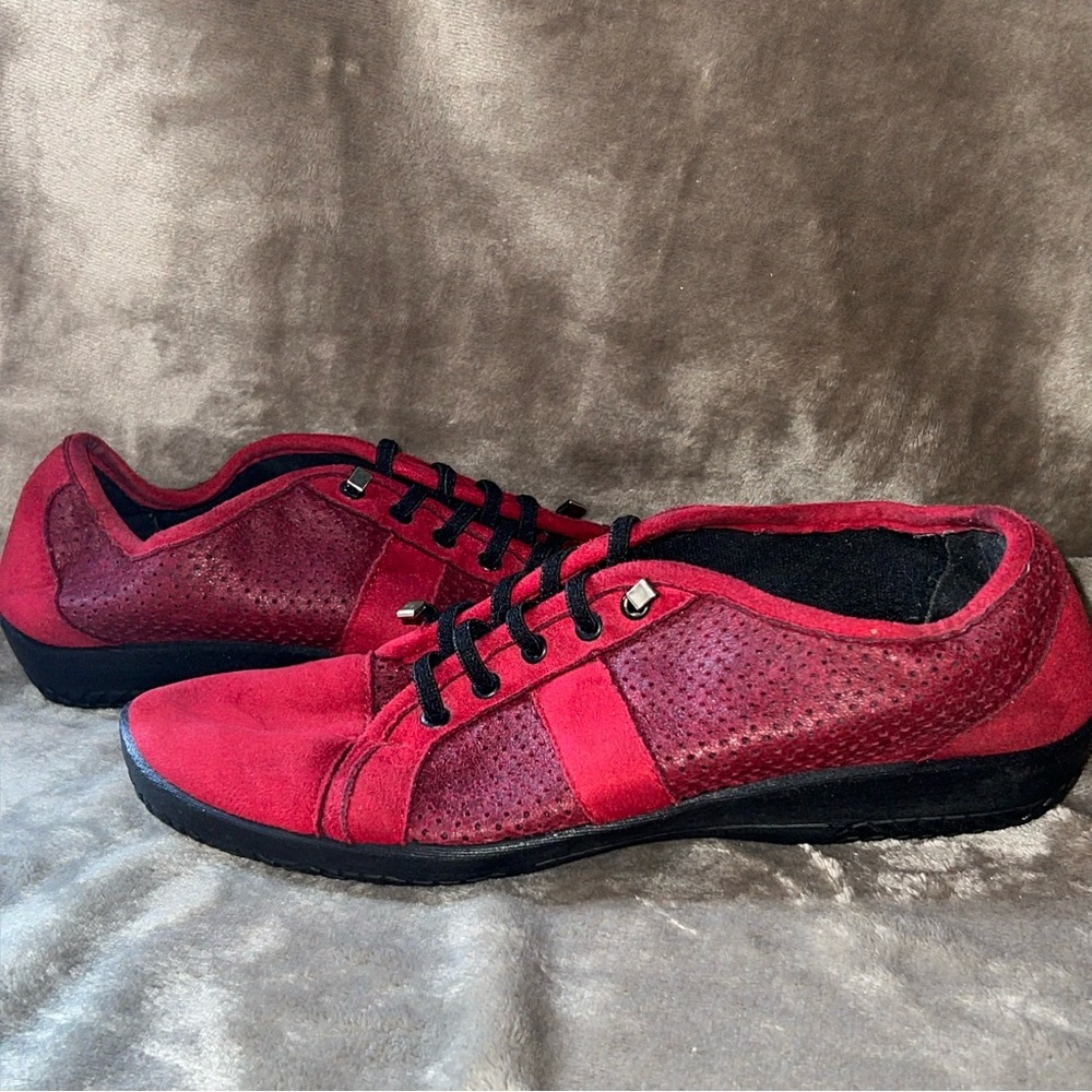 ARCOPEDICO RED WOMEN’S LETA SHOES
